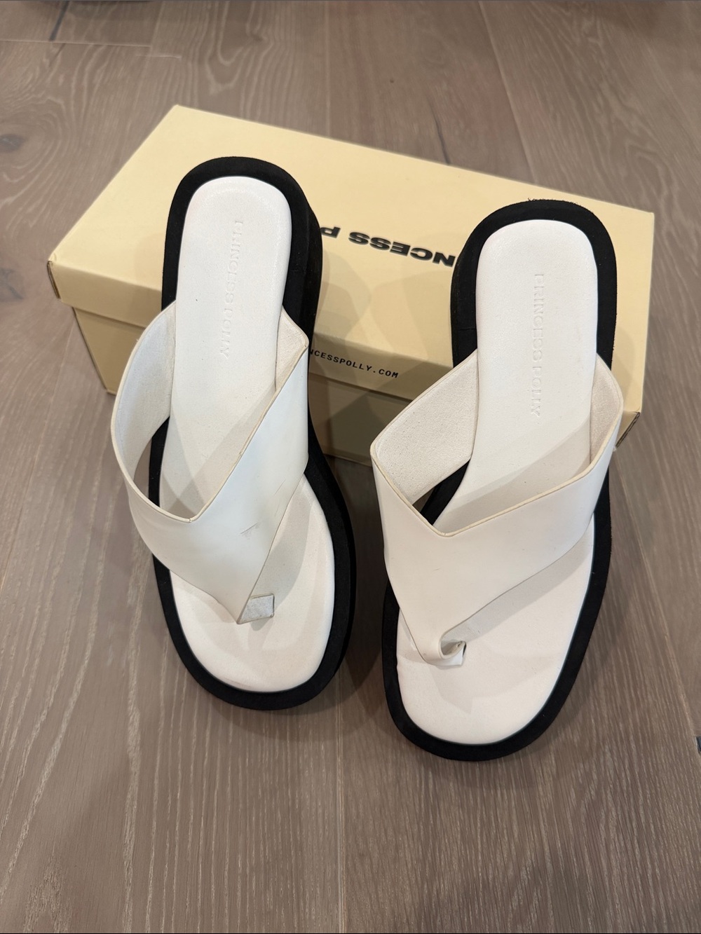 Princess Polly Cream White Cross-Strap Platform Sandals SIZE 7 barely worn